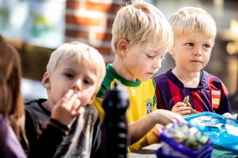 Vi søger medhjælpere til vuggestue og børnehave